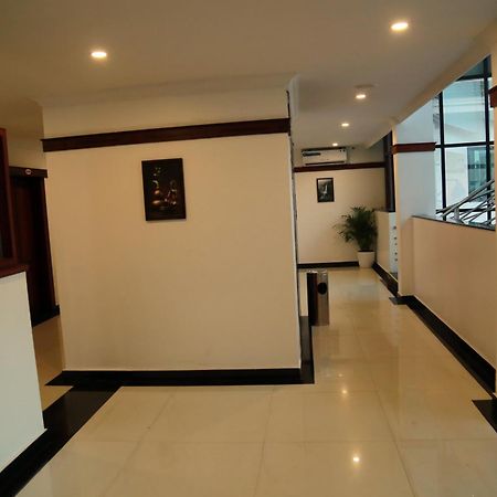 Hotel Savera Park Thrissur Buitenkant foto