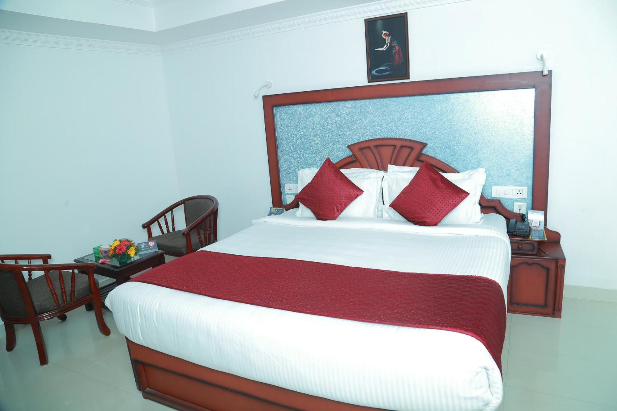Hotel Savera Park Thrissur Buitenkant foto